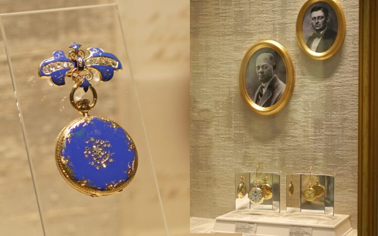 ヴィクトリア女王、ヘンリーグレーブスジュニア　ジェームズウォードパッカードの時計