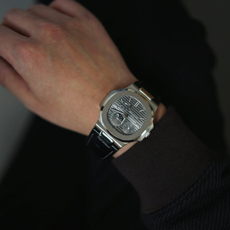 パテックフィリップ ノーチラス プチコンプリケーション ref.5712G-001 グレー サイズ感　着用写真サンプル