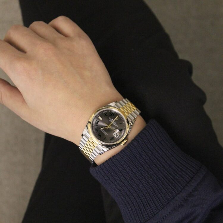 ロレックス デイトジャスト スレート　ローマ ref.126203 グレー/ローマンサイズ感　着用写真サンプル