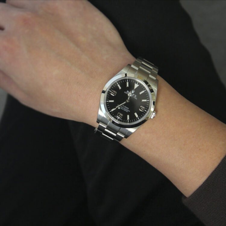 ロレックス エクスプローラー 後期 ref.214270 ブラック サイズ感　着用写真サンプル