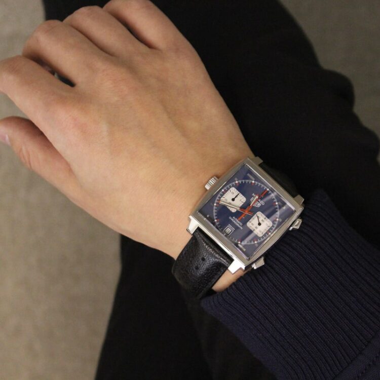 タグホイヤー モナコ キャリバー11 ref.CAW211P.FC6356 ブルー サイズ感　着用写真サンプル