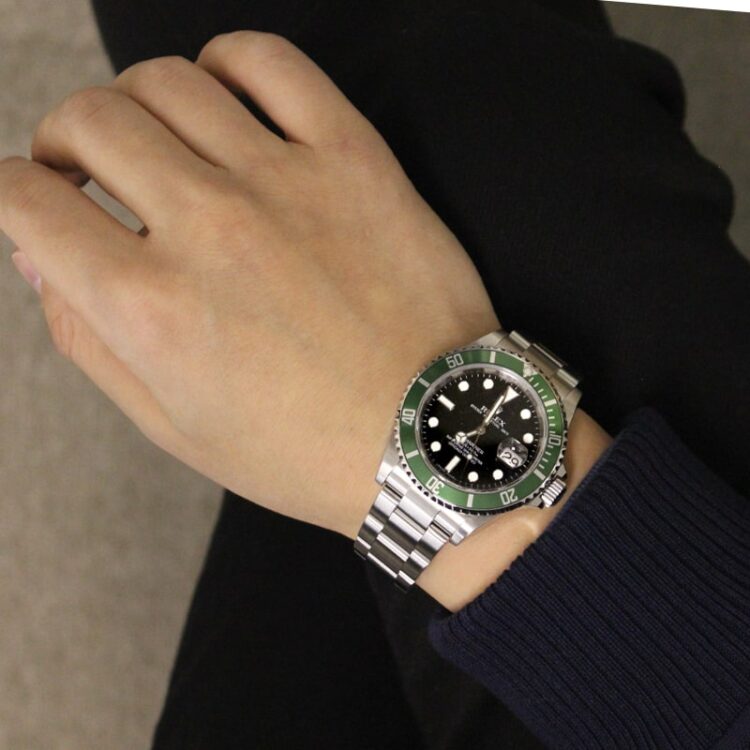 ロレックス サブマリーナデイト グリーンサブ ref.16610LV ブラック サイズ感　着用写真サンプル