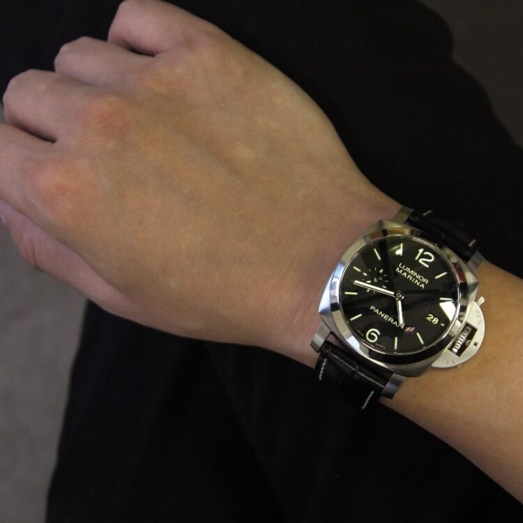 パネライ ルミノール 1950 3デイズ　42ｍｍ ref.PAM00392 ブラック サイズ感　着用写真サンプル