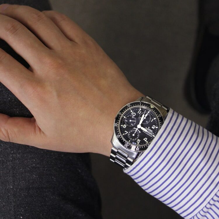 ジン 103 インストゥルメント クロノグラフ ref.103.B.SA.AUTO.M ブラック サイズ感　着用写真サンプル